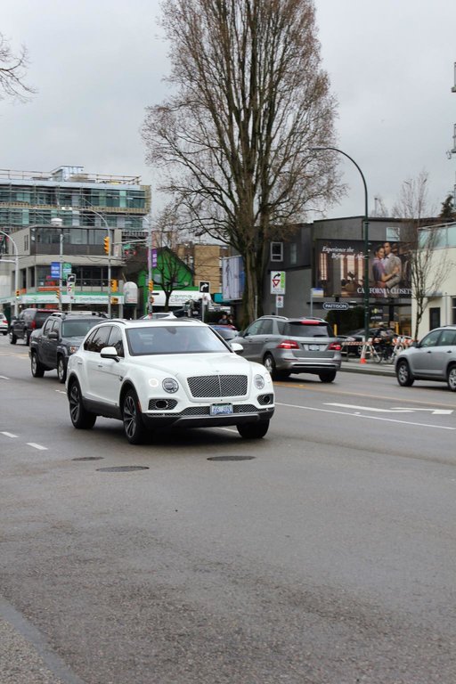 864683BENTAYGA0454.jpg