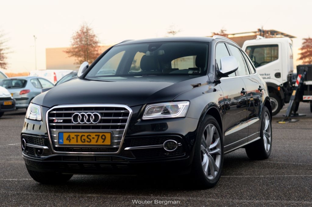 864865AUDISQ51401.jpg