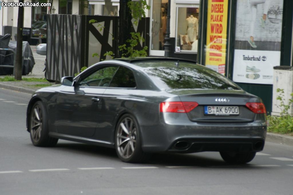 865163AUDIRS53221.jpg