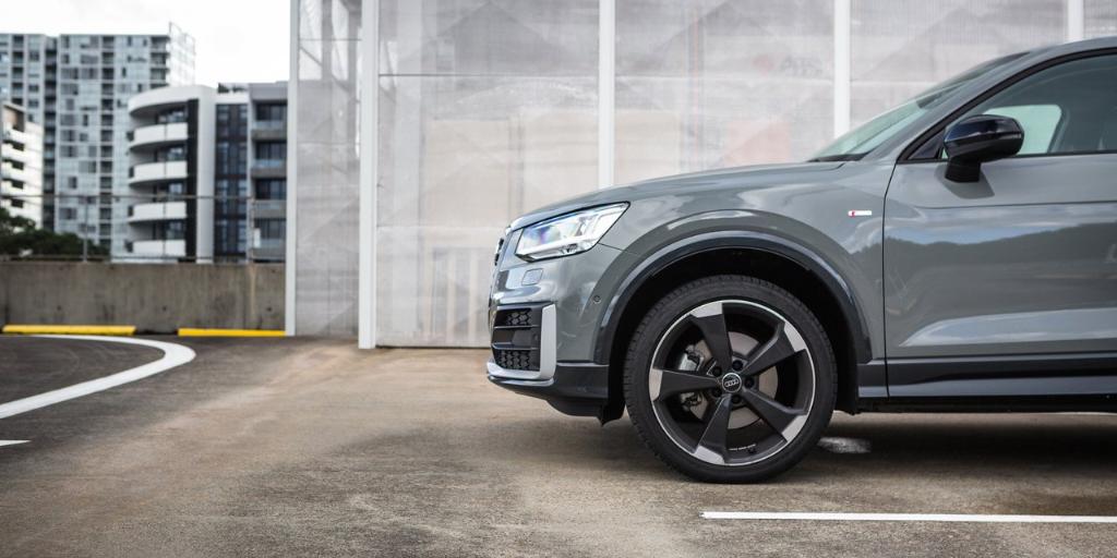 868183AUDIQ20862.jpg