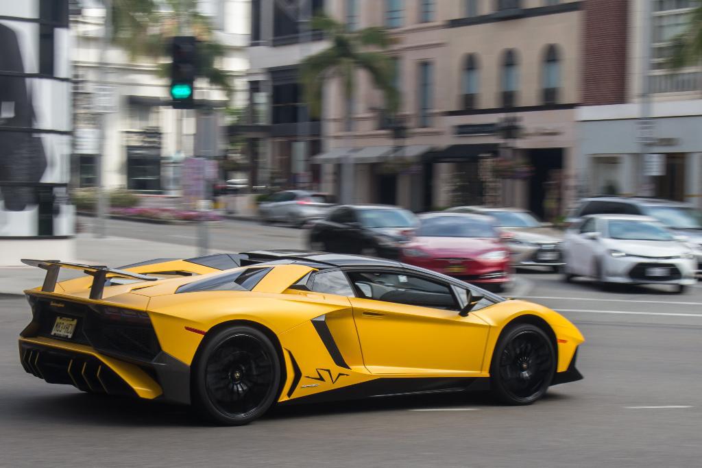 8696194205LAMBORGHINIAVENTADOR.jpg