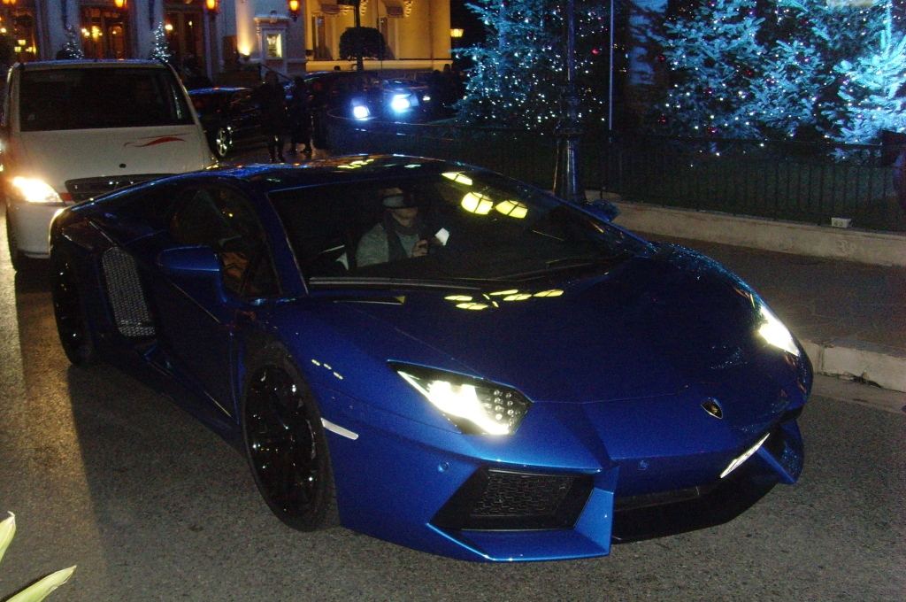 869974AVENTADOR130112ESQUIROU006.jpg