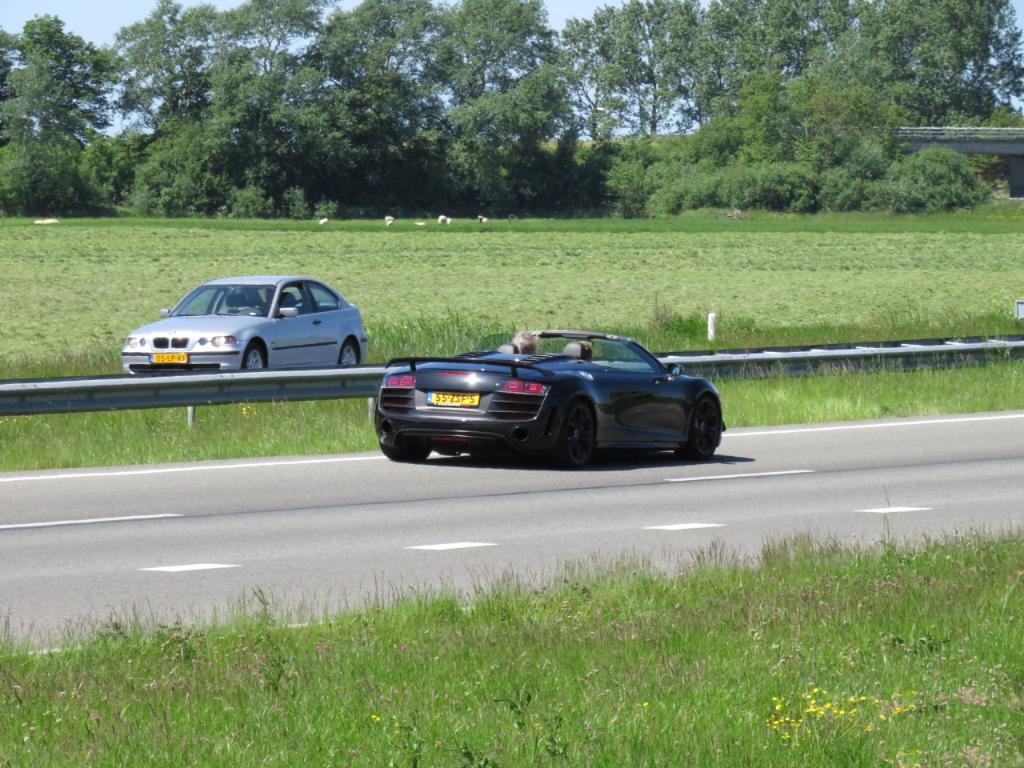 870250R8GT1945.jpg