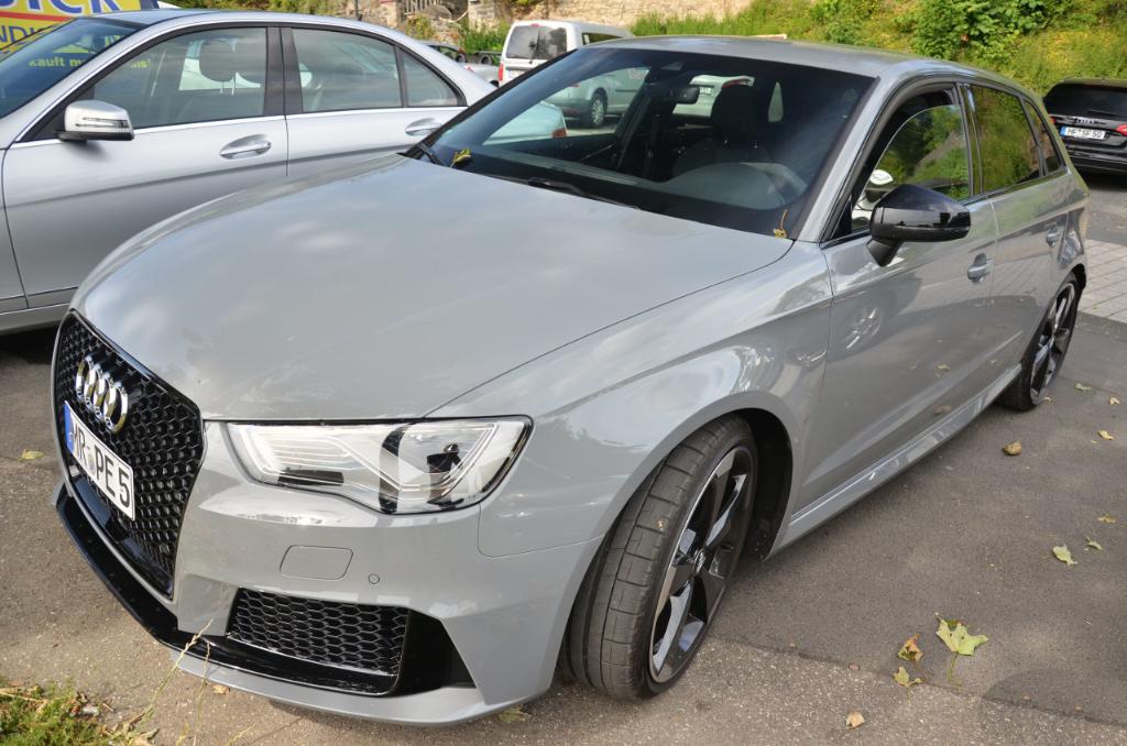 870788RS38V1562.jpg