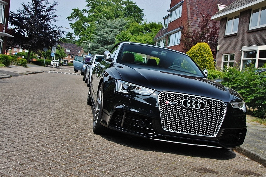 871399377RS5CABRIOLET.jpg