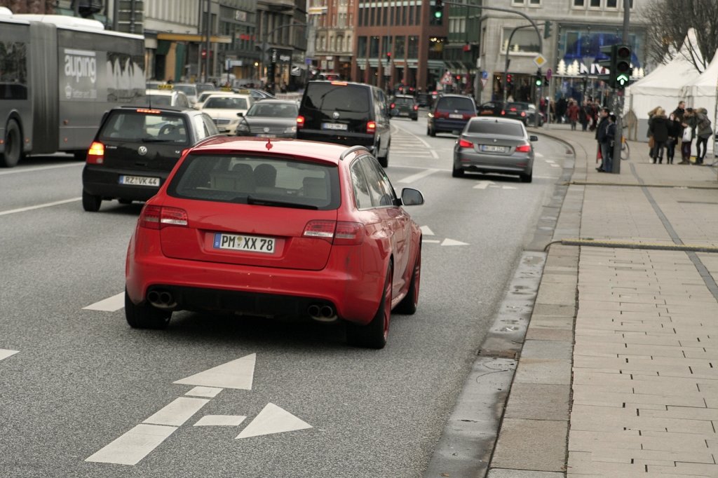 871945RS6950.jpg