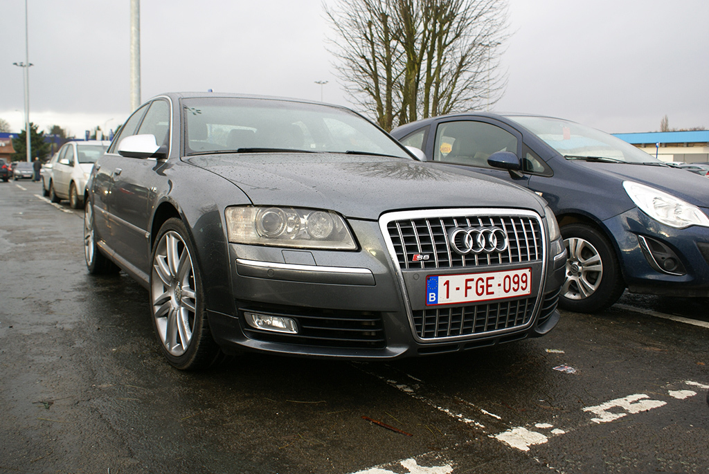 872042808S8D3.jpg