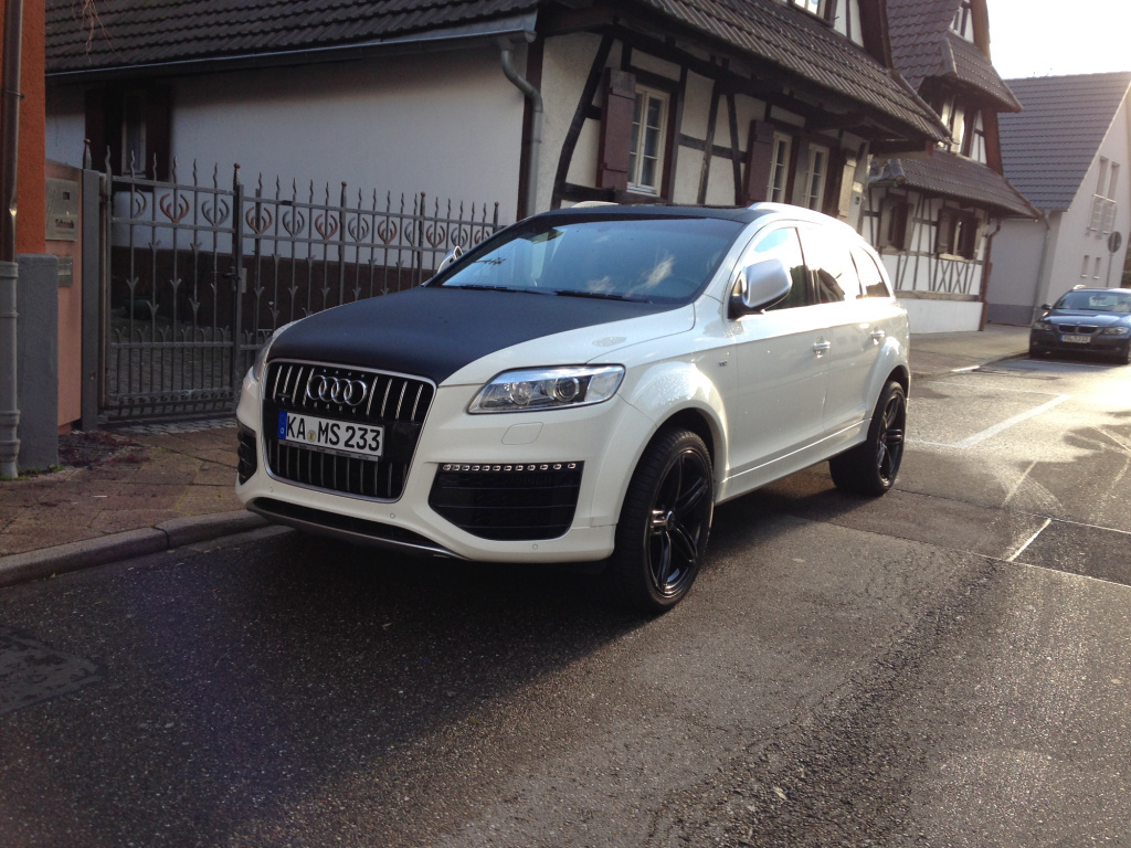 873708978Q7V12.jpg