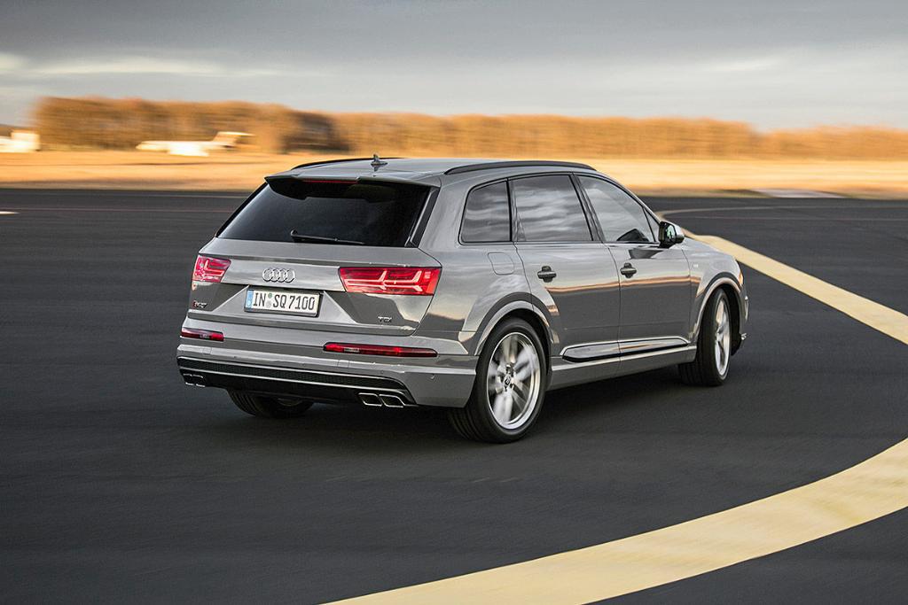 874455AUDISQ70058.jpg
