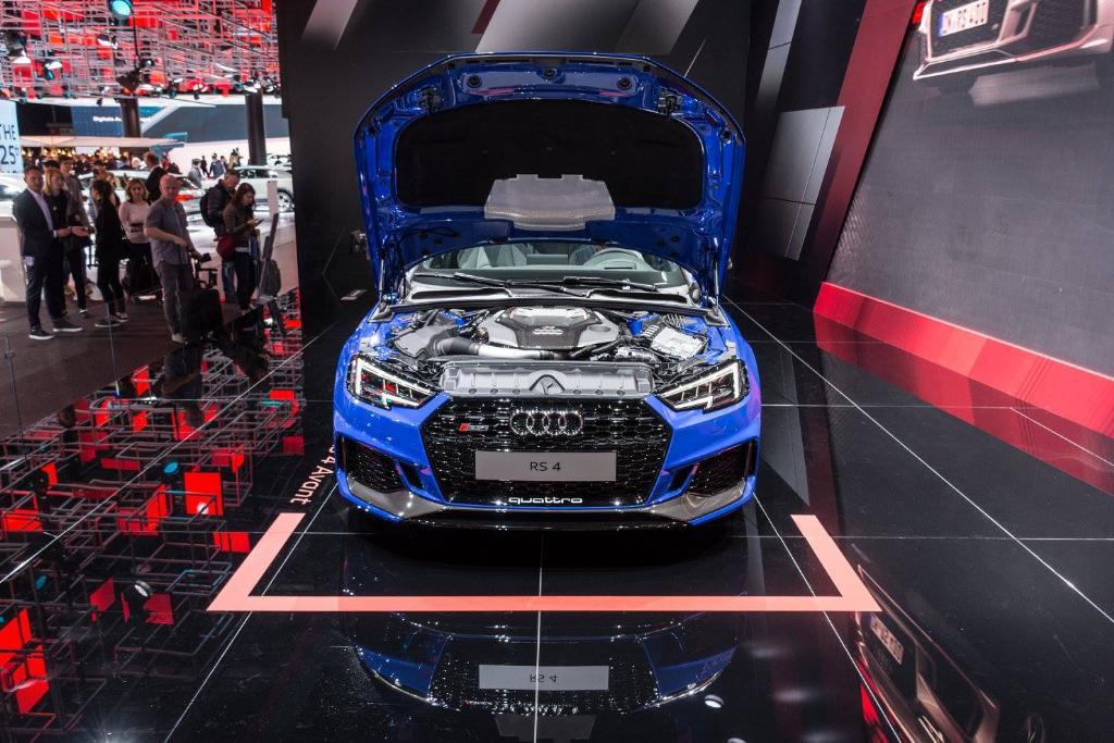 875643AUDIRS4B90078.jpg