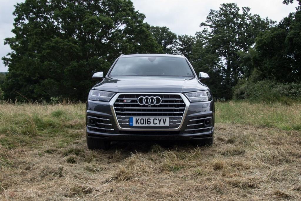 875855AUDISQ70253.jpg