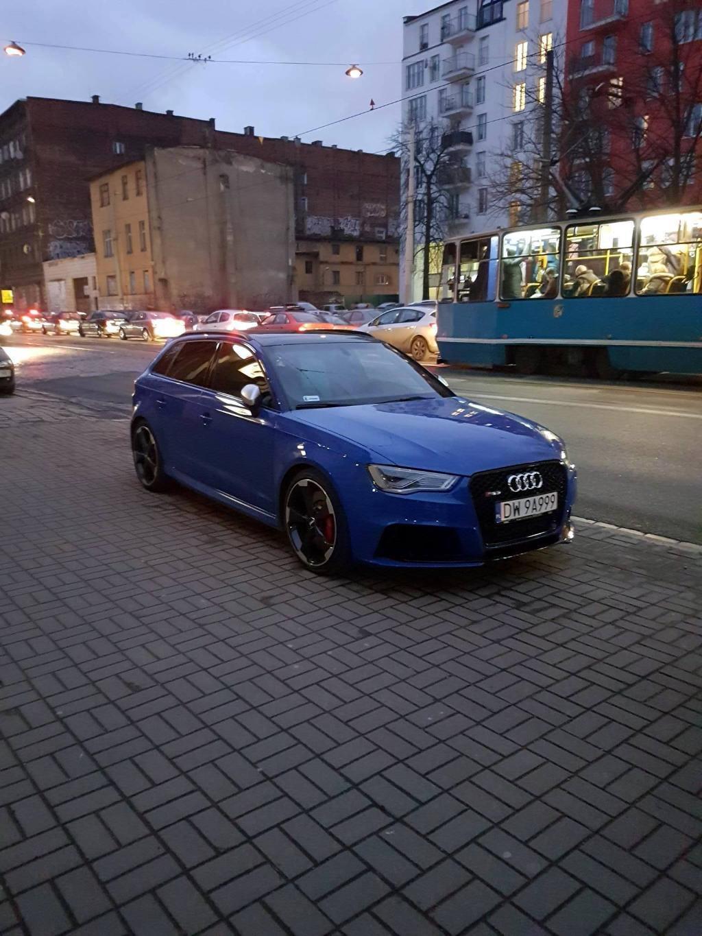 875994RS38V1778.jpg