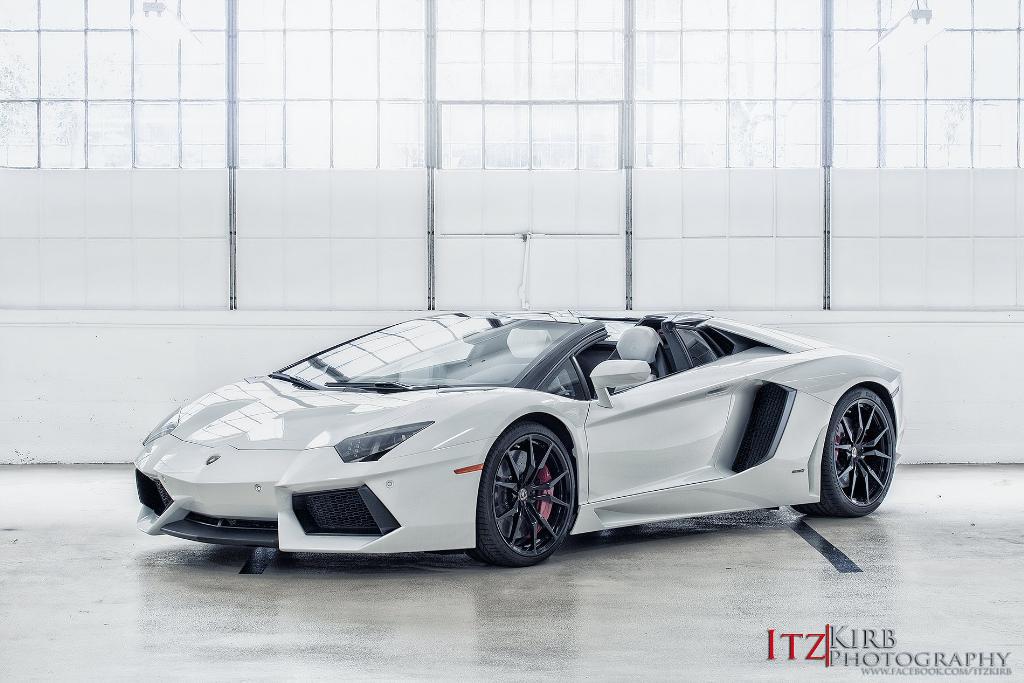 8777961071LAMBORGHINIAVENTADOR.jpg