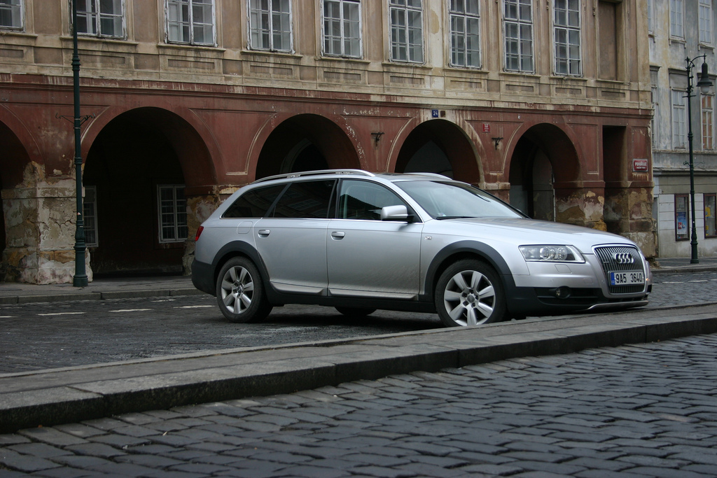878144141AUDIA6C6ALLROAD.jpg