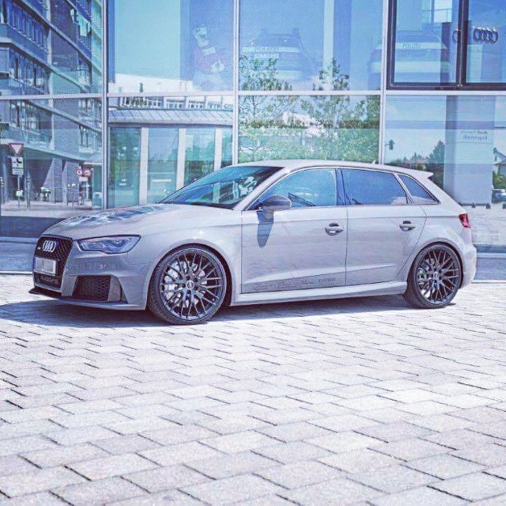 879499RS38V0216.jpg