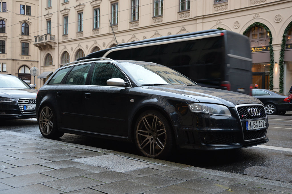 879974AUDIRS41570.jpg