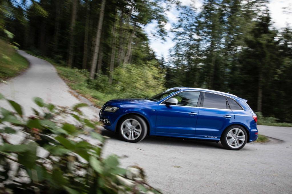 880787AUDISQ51664.jpg