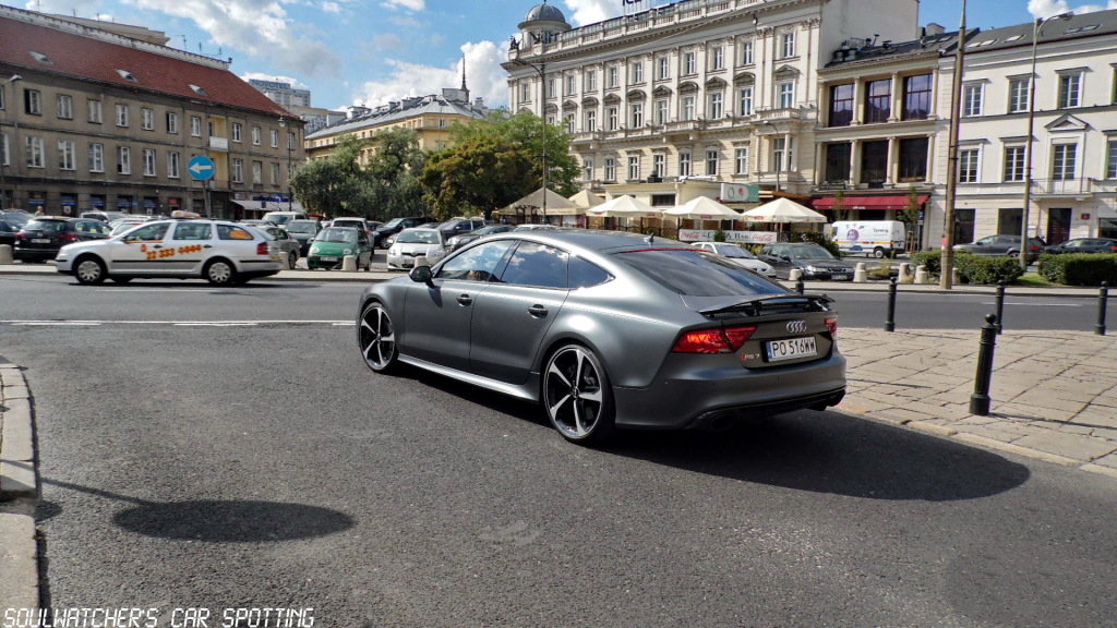 881262RS7111.jpg