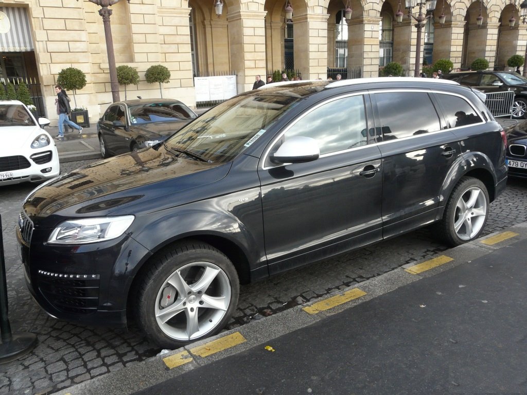 881489584Q7V12.jpg