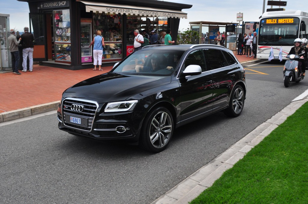 881857AUDISQ51076.jpg