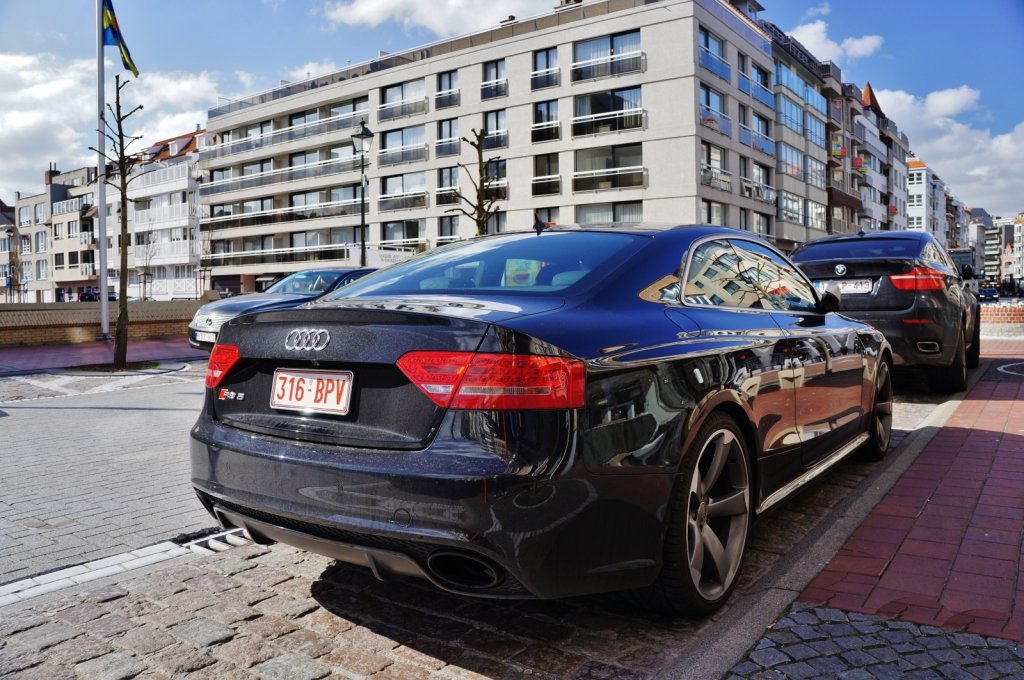 882632AUDIRS5898.jpg