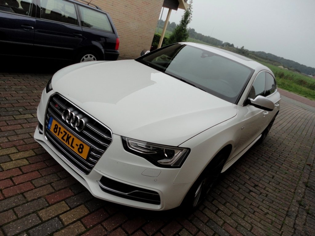 883676111S5SPORTBACK.jpg