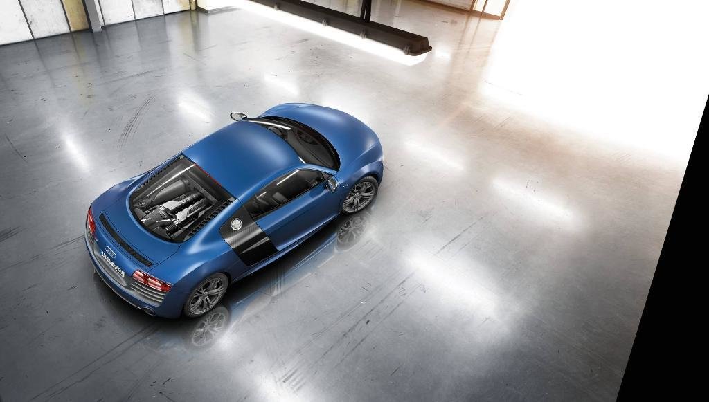 8838441821AUDIR8V10.jpg