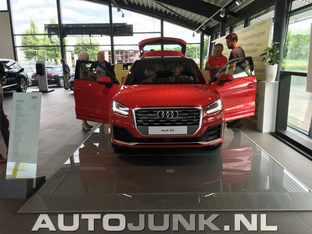 883940AUDIQ20335.jpg
