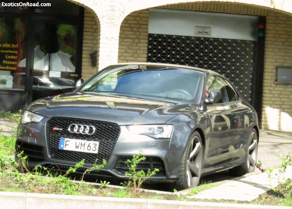 884742AUDIRS53251.jpg
