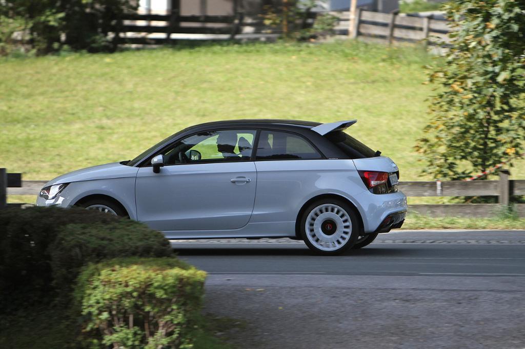 884943A1QUATTRO1125.jpg
