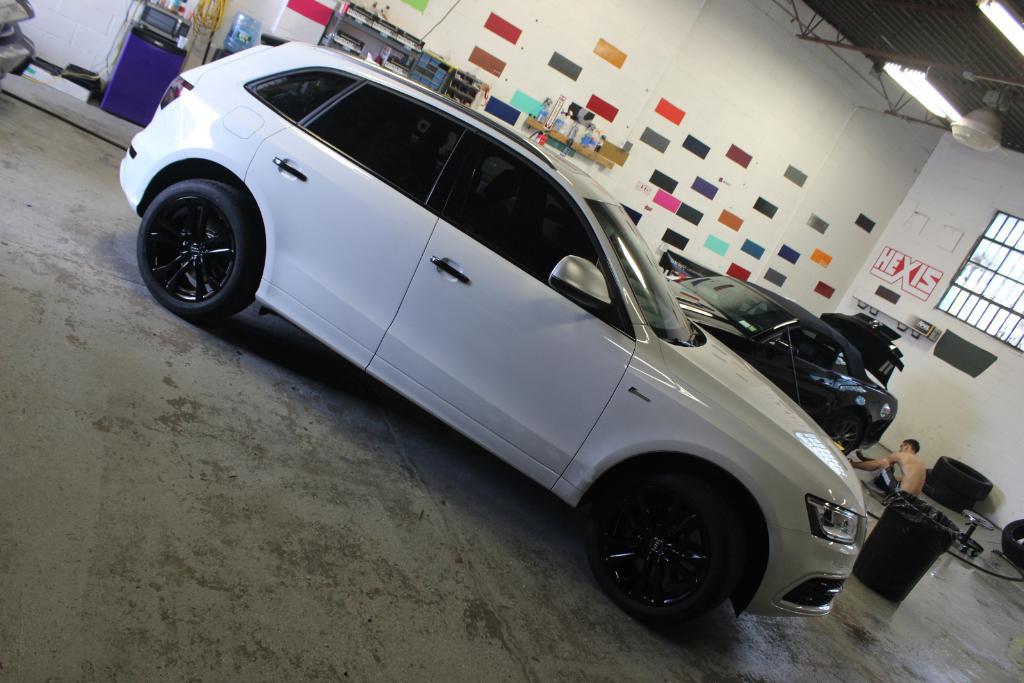 885027AUDISQ51250.jpg