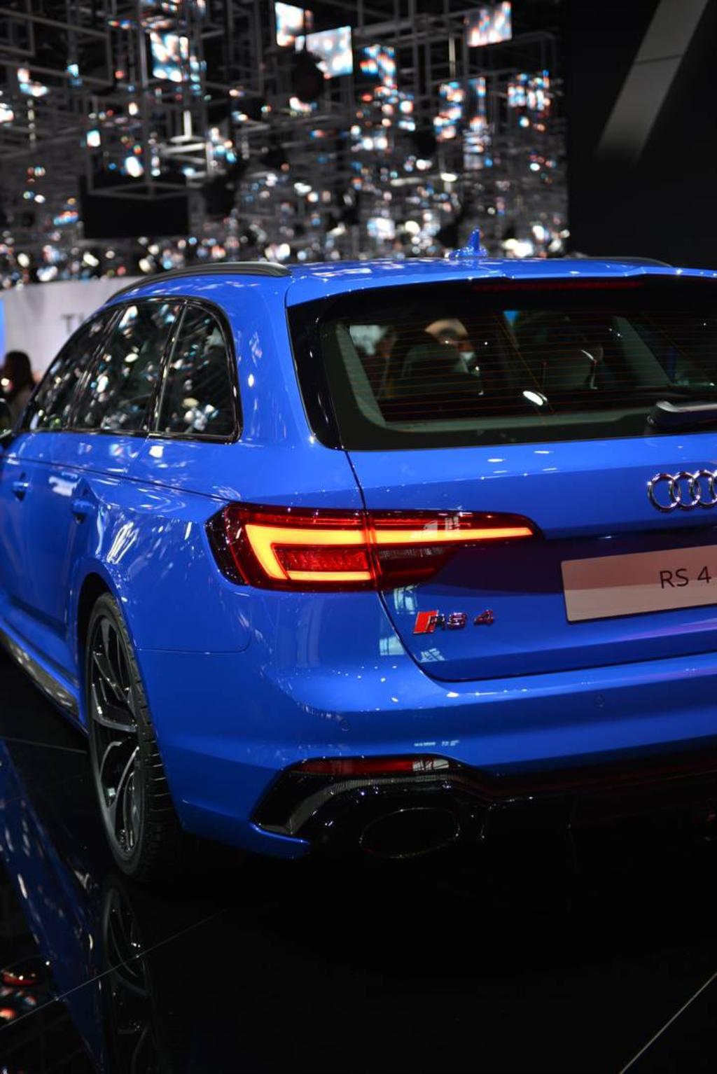 885796AUDIRS4B90065.jpg