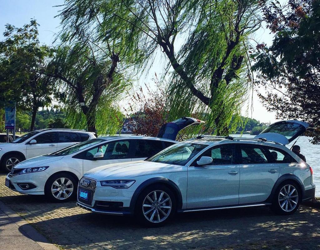 886567980AUDIA6C7ALLROAD.jpg