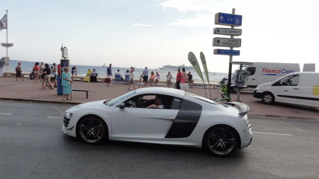 886675R8GT1097.jpg