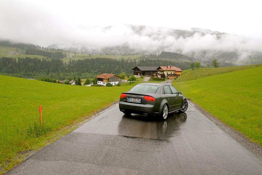 887349AUDIRS4880.jpg
