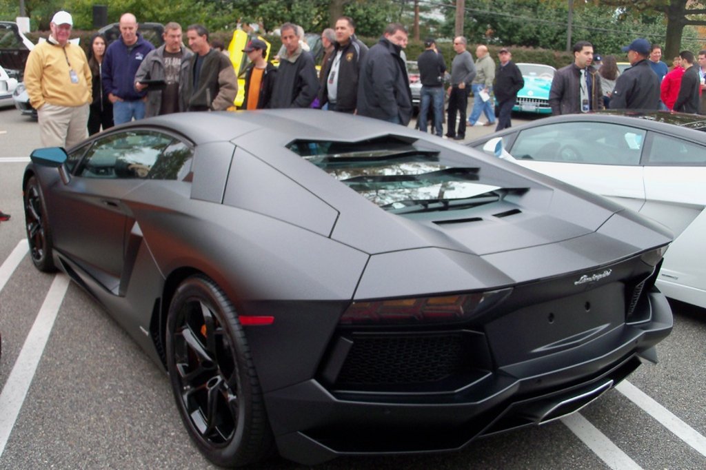 887903147LAMBORGHINIAVENTADORESQUIROU.jpg