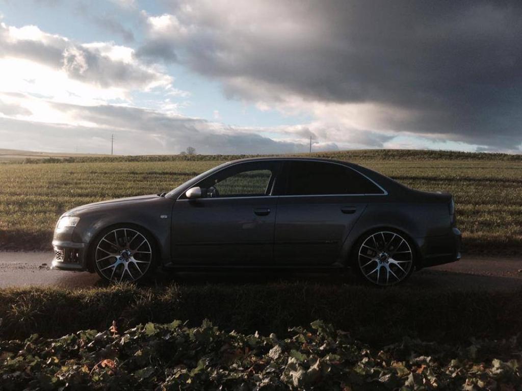 887935AUDIRS42519.jpg