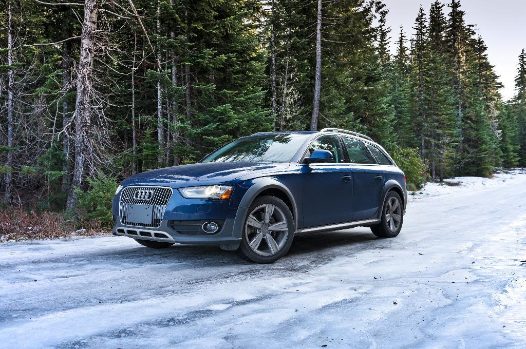 888161878AUDIA4ALLROAD.jpg