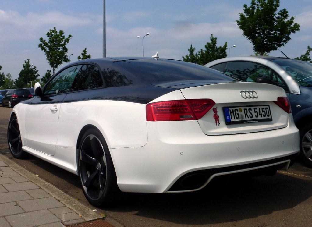 889109AUDIRS51055.jpg