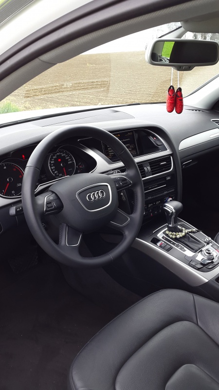 889339audia4interieur.jpg