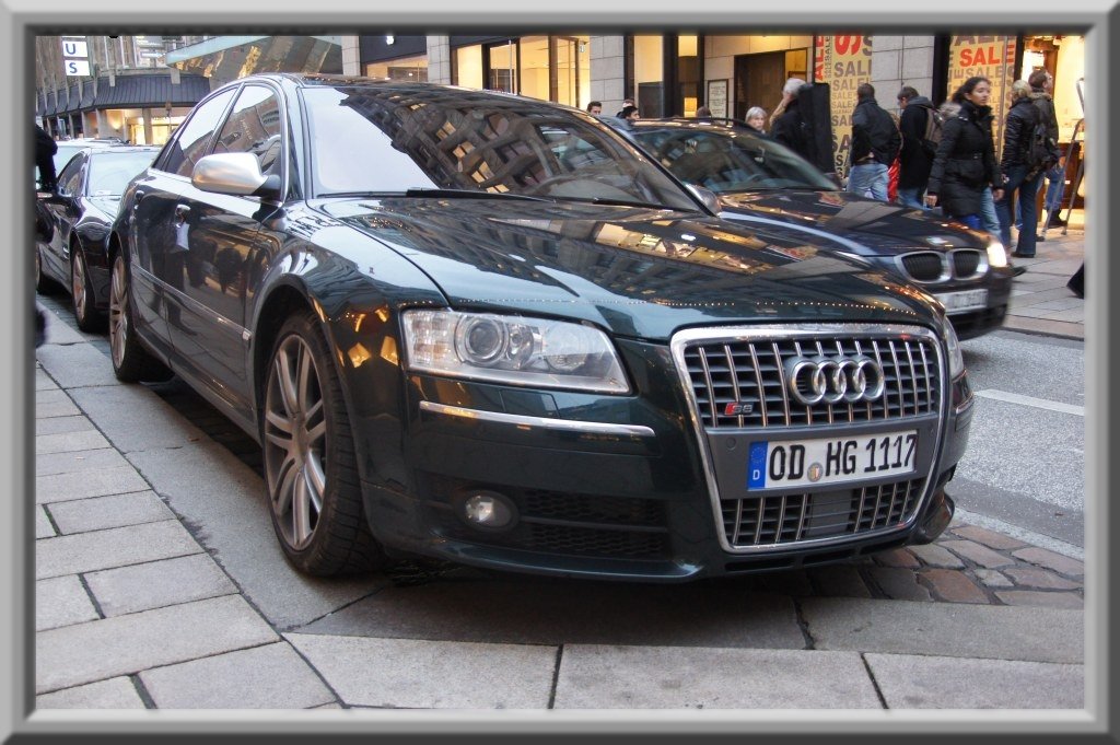 889562368S8ESQUIROU.jpg