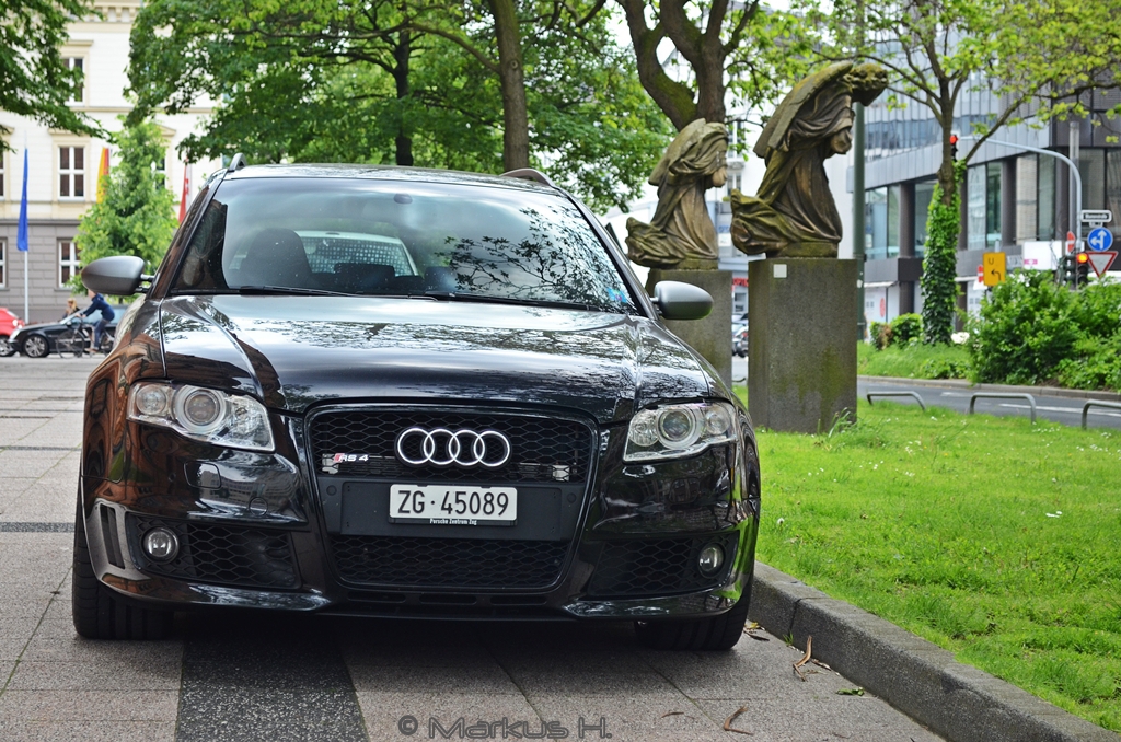 889778AUDIRS41070.jpg
