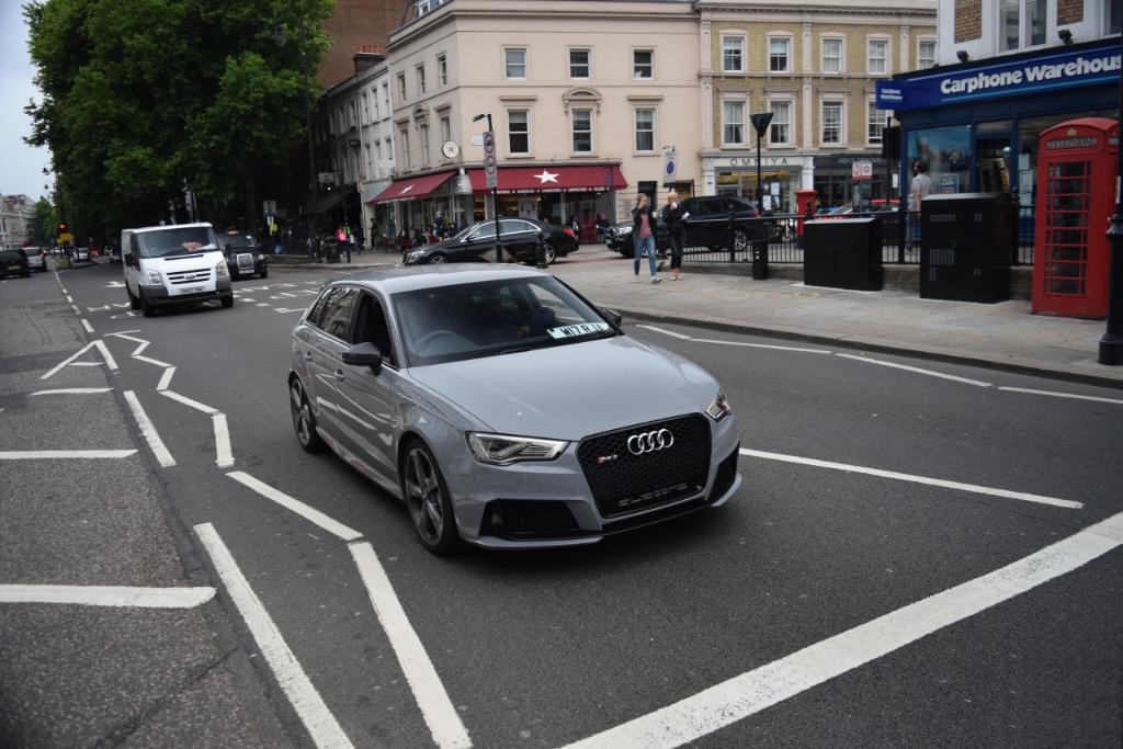 890644RS38V2762.jpg