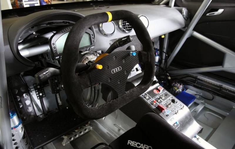 892008audi_tt_rs_dtm_racecar10.jpg