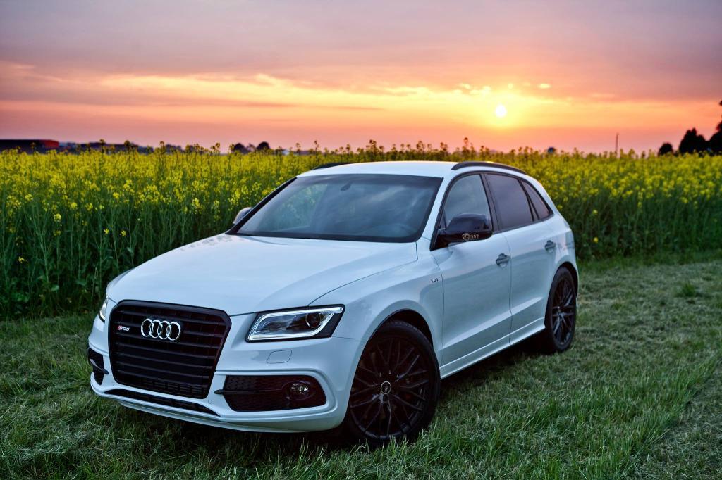 893402AUDISQ52080.jpg
