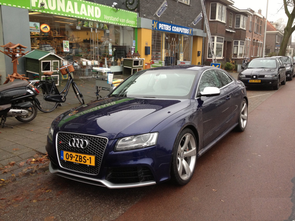 893522AUDIRS5572.jpg