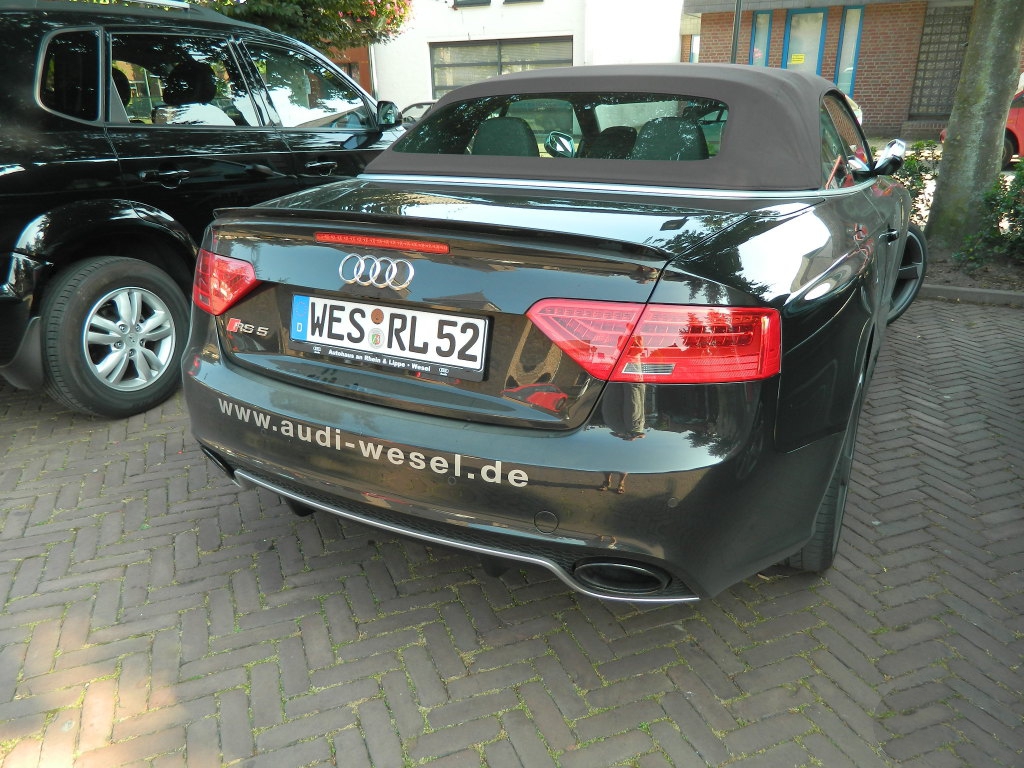893844387RS5CABRIOLET.jpg