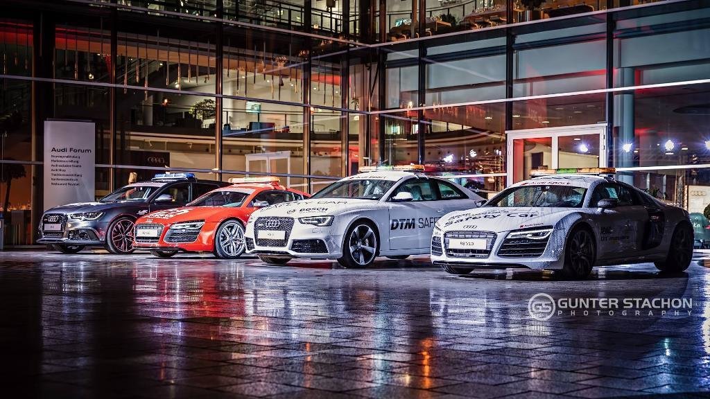 8941911822AUDIR8V10.jpg