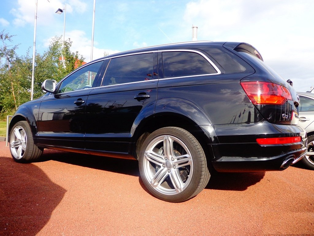894732495Q7V12.jpg