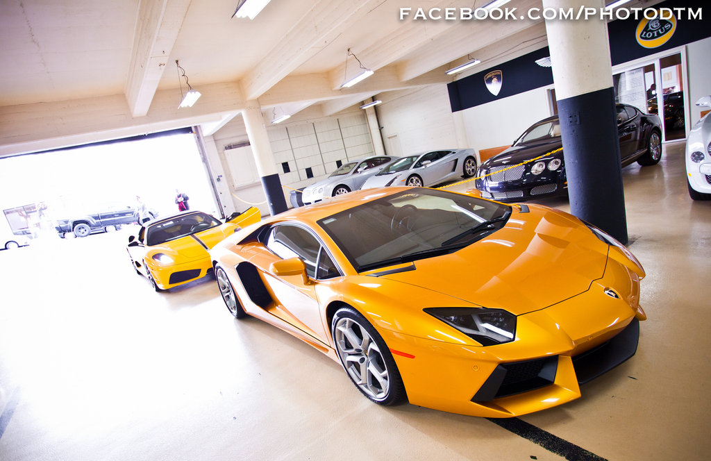 895381197LAMBORGHINIAVENTADORESQUIROU.jpg